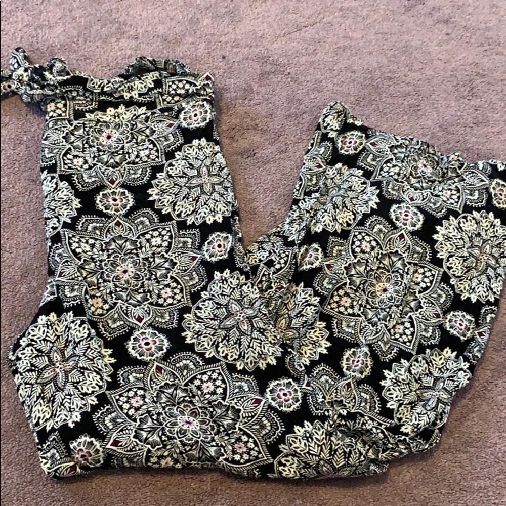 Charlotte Russe • Flowy Pants